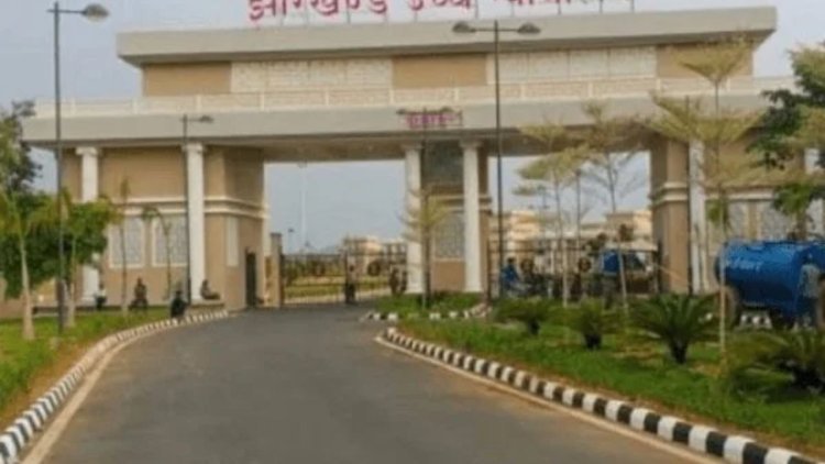 धनबाद में BCCL पर लगा बड़ा आरोप, 10 हजार लोगों की सड़क काटने पर हाईकोर्ट में PIL