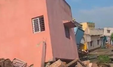धनबाद: कतरास में 20 फीट धंसी जमीन, देखते ही देखते समा गए 10 घर; सीढ़ी के सहारे बचाई गई 8 जिंदगियां