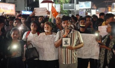 Ranchi Student Protest: हाथों में फूल, जुबां पर खामोशी... JPSC-JSSC अभ्यर्थियों का अनोखा मौन मार्च