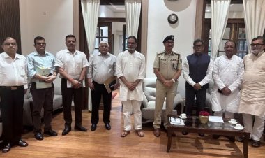 बिहार: प्रशांत किशोर की बढ़ी सियासी हनक, इकलौते MLA से बैठक में मुख्य सचिव-DGP समेत टॉप अफसर