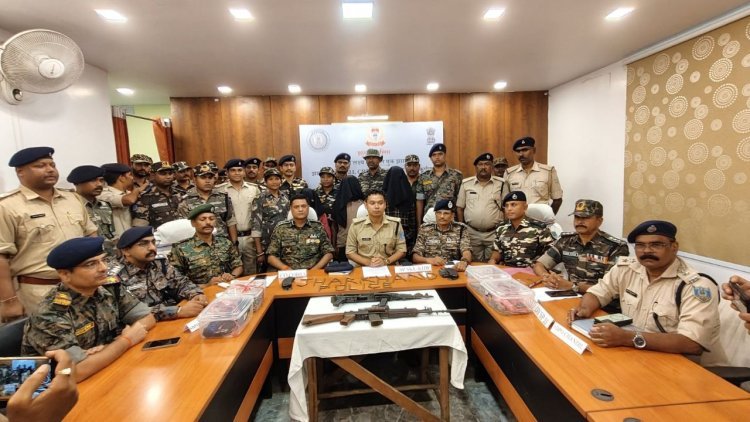 सरायकेला में ₹22 लाख के 3 इनामी नक्सली गिरफ्तार, AK-47 और पुलिस से लूटी INSAS रायफल बरामद