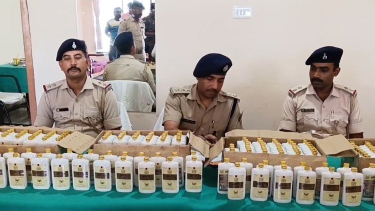 धनबाद में नकली शराब का जखीरा! बकरी शेड से 16,080 बोतलें बरामद, बिहार भेजने की थी तैयारी