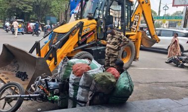 धनबाद: रणधीर वर्मा चौक पर CISF का छापा, 20 बोरी कोयला जब्त; तस्कर फरार