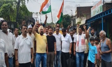 कतरास में भू-धंसान पर फूटा जनआक्रोश, शहर बंद; BCCL-DGMS के खिलाफ नारेबाजी