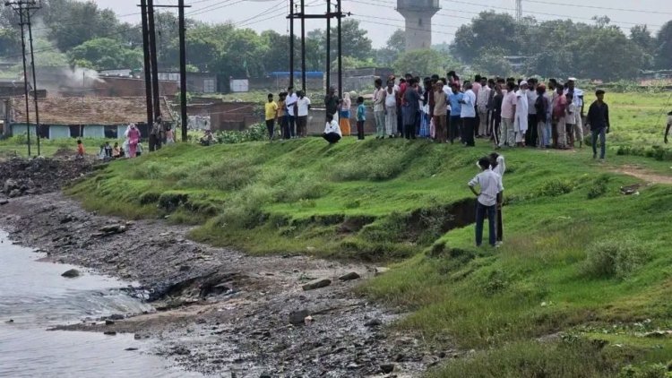 धनबाद के छाताबाद में फिर बना गोफ, देखते ही देखते तालाब का पानी जमीन में समाया