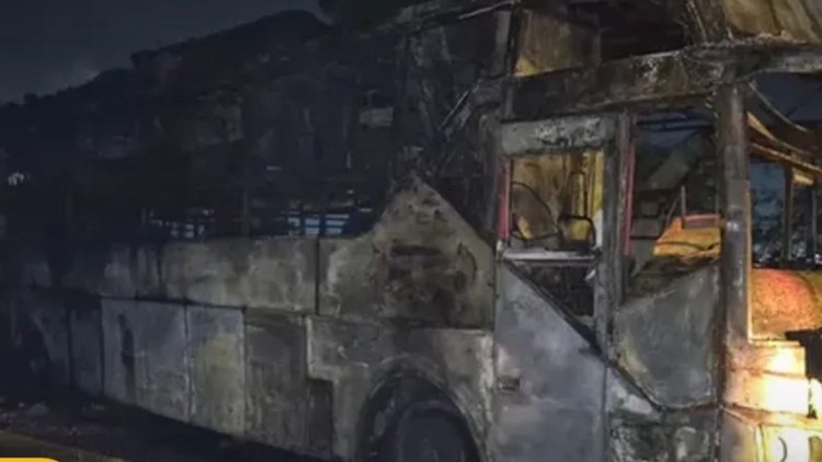 यमुना एक्सप्रेसवे पर AC स्लीपर बस में भीषण आग, 9 यात्रियों की जिंदा जलकर मौत