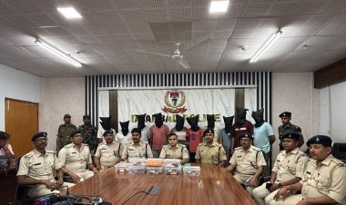 ऑपरेशन साइबर शील्ड: धनबाद में 11 साइबर आरोपी गिरफ्तार, ₹2.85 लाख कैश बरामद