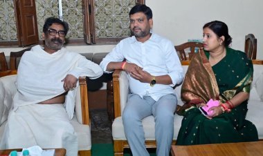 नेमरा पहुंचीं MLA रागिनी सिंह व मेयर संजीव सिंह, रूपी सोरेन को दी श्रद्धांजलि