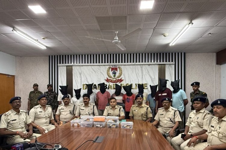 ऑपरेशन साइबर शील्ड: धनबाद में 11 साइबर आरोपी गिरफ्तार, ₹2.85 लाख कैश बरामद