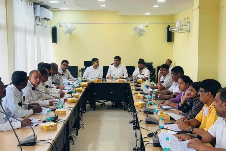 दुर्गापूजा से पहले धनबाद में लगेंगी 2750 स्ट्रीट लाइटें, 55 वार्डों को मिलेगी रोशनी