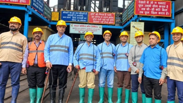 Dhanbad : BCCL की मुनीडीह माइंस में 500 मीटर नीचे उतरे आद्रा DRM, जानें क्या देखा